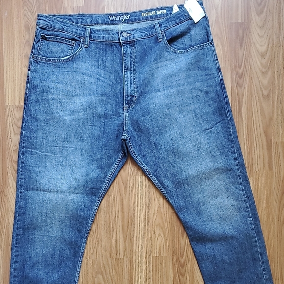 Wrangler Regular Taper Medium Washed Jeans NWT - Picture 3 of 6